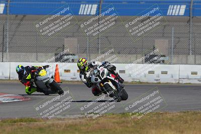 media/Nov-26-2022-Fastrack Riders (Sat) [[b001e85eef]]/Level 1/Session 3 Outside Turn 9/